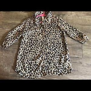 Super cute Leopard print top!